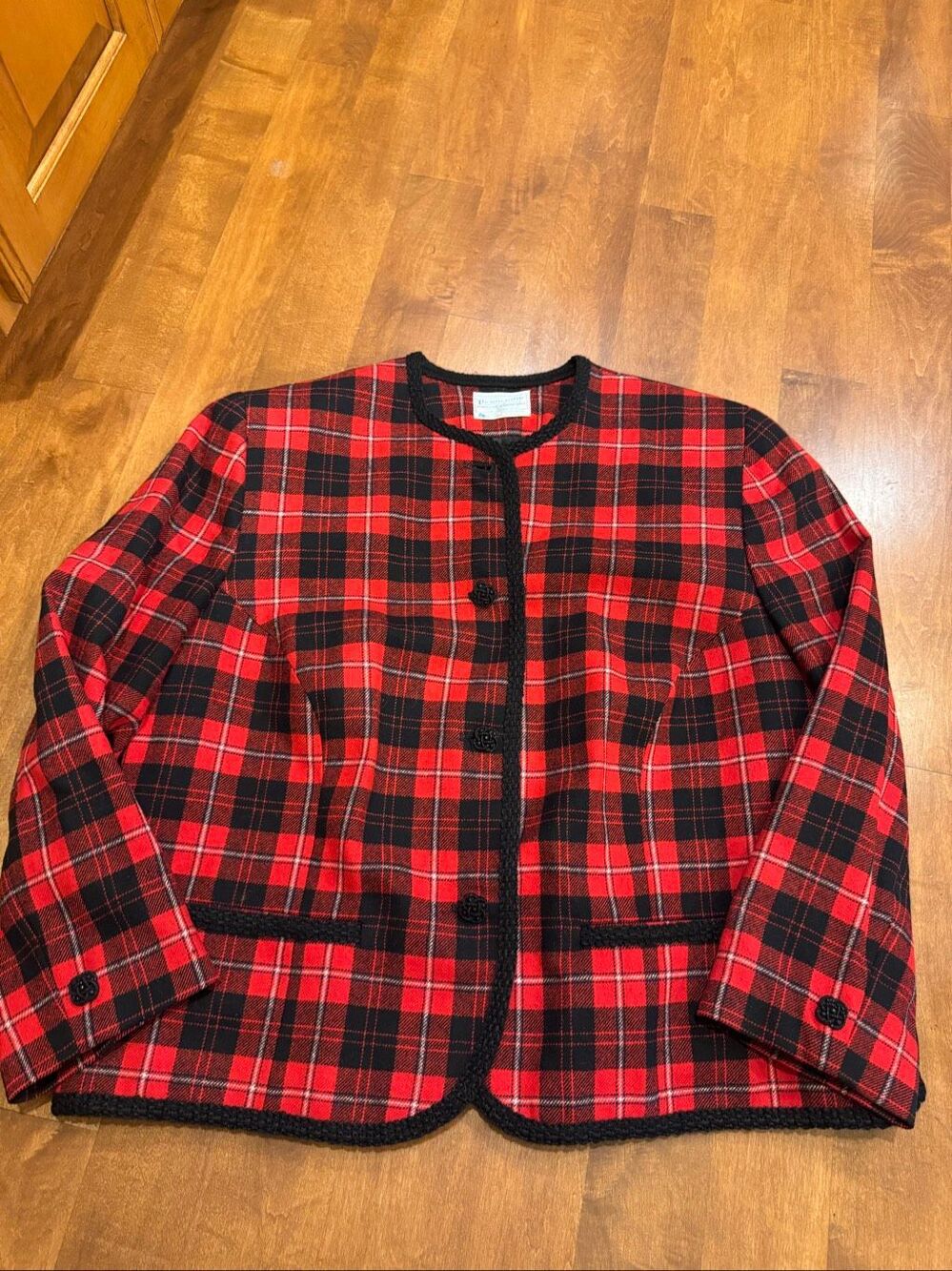 Vintage Pendleton Women’s 18 100% Virgin Wool Red Black Plaid Jacket USA